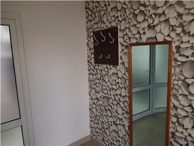 Apartament 2 camere, destinat pentru spațiu comercial, Podu de Piatra, 65.000 Euro