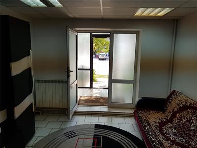 Apartament 2 camere, destinat pentru spațiu comercial, Podu de Piatra, 65.000 Euro