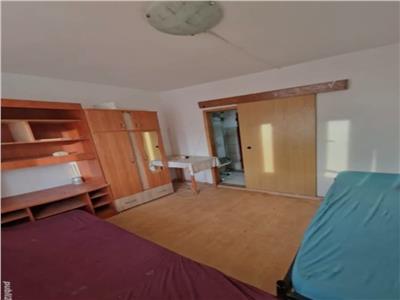 Camera de camin cu baie proprie, 17mp, zona Bularga, 19.800 euro neg