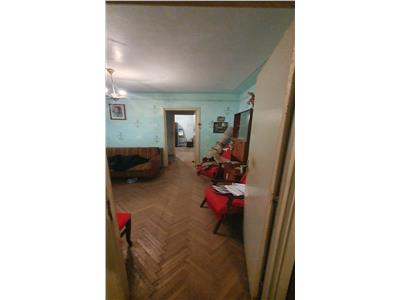 Podu de Piatra, 2 cam., 50mp, bl. bun fara risc, liber, 65.000 EURO NEG