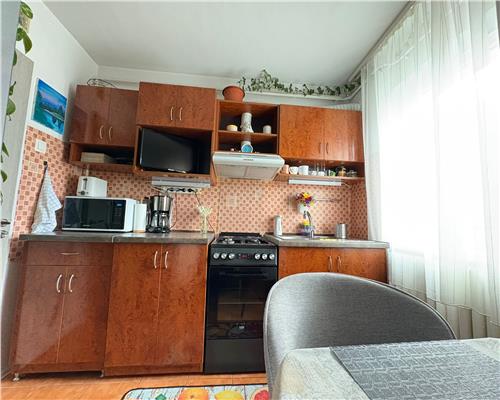 Apartament 2 camere semidecomandat Podu Ros / Cantemir – 82.500 euro!