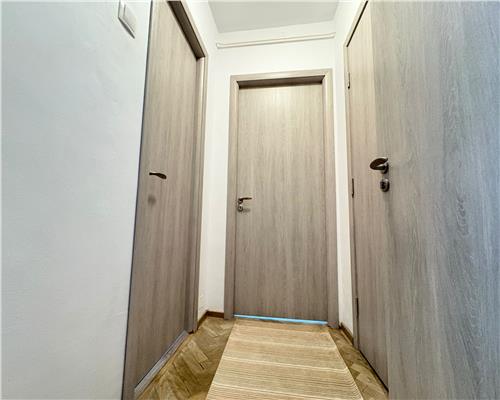 Apartament 2 camere semidecomandat Podu Ros / Cantemir – 82.500 euro!