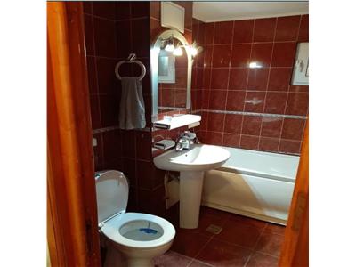 Apartament cu 4 camere, Cug, 88.500 neg